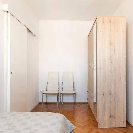 Dorna Near Center And Bacvice Appartement Split